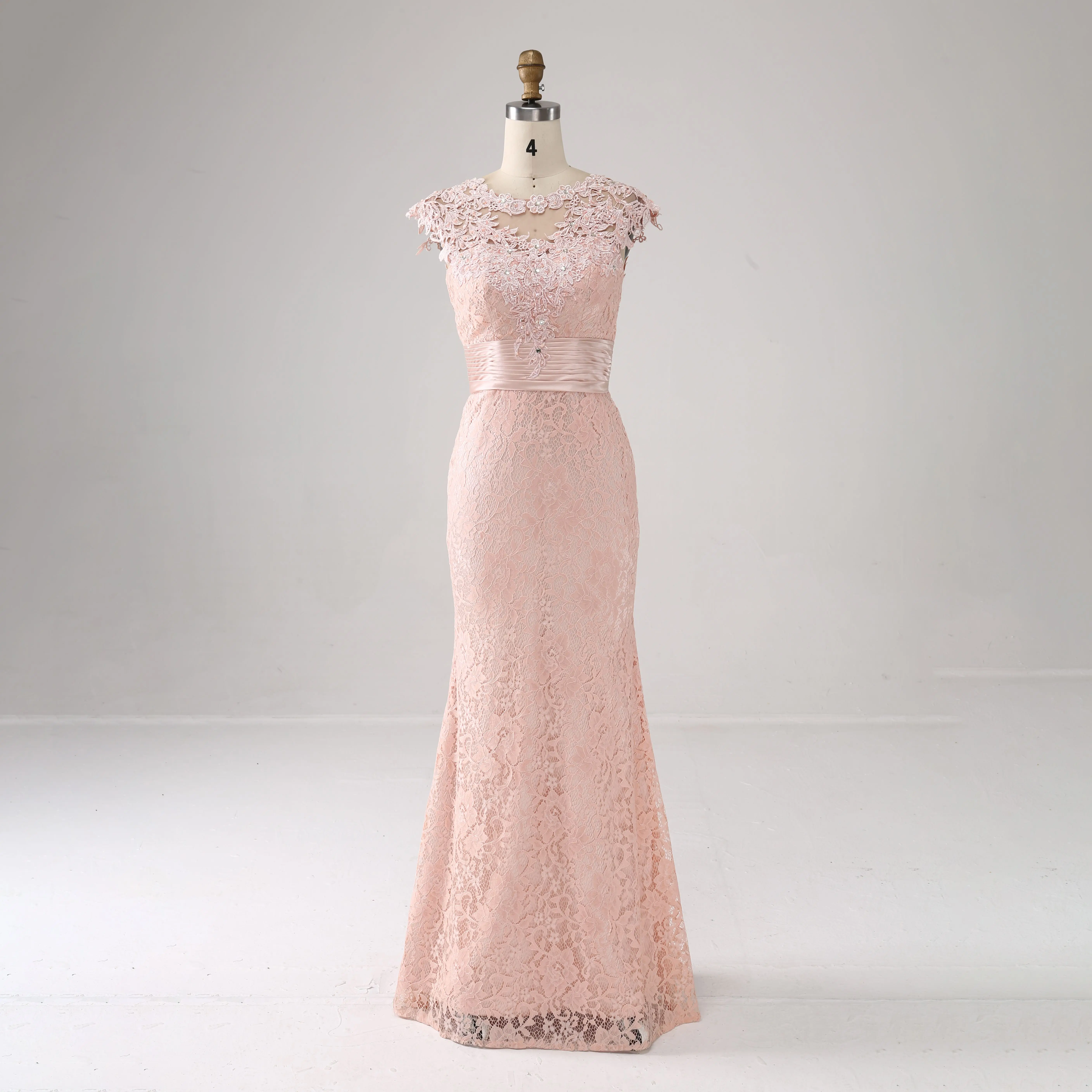 Женское вечернее платье со стразами