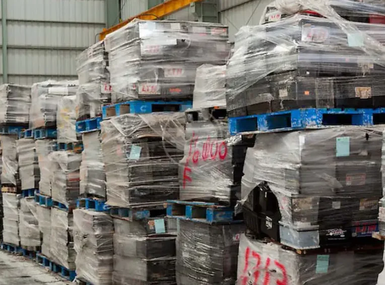 Rechargeable Lithium Battery Used Scrap / Car and truck battery drained lead batteries scrap