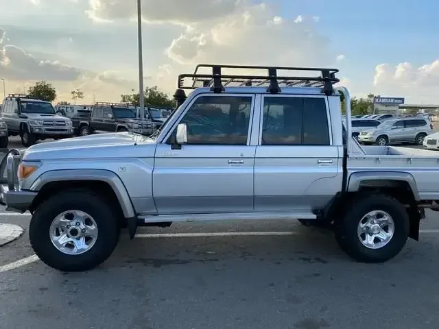Хорошее качество б/у TOYOTAs LAND CRUISER 2019 двойная кабина серебряная 100% отлично работает