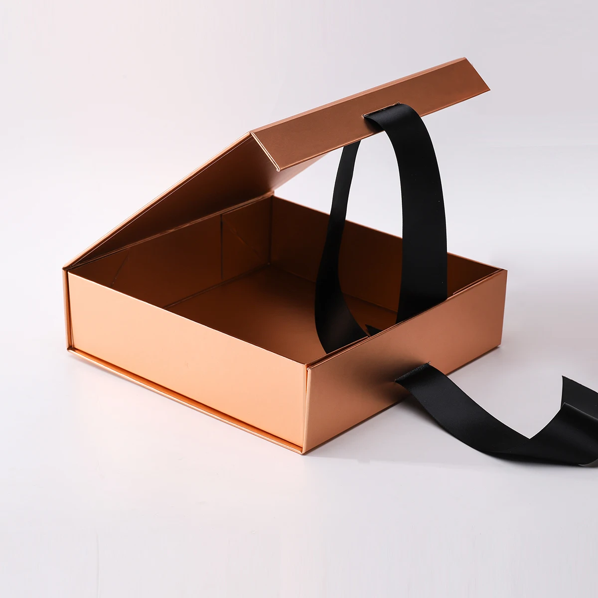 Wholesale Custom cosmetic make up rigid Box Luxury Gift Magnetic paper Box packaging With LOGO lid ribbon