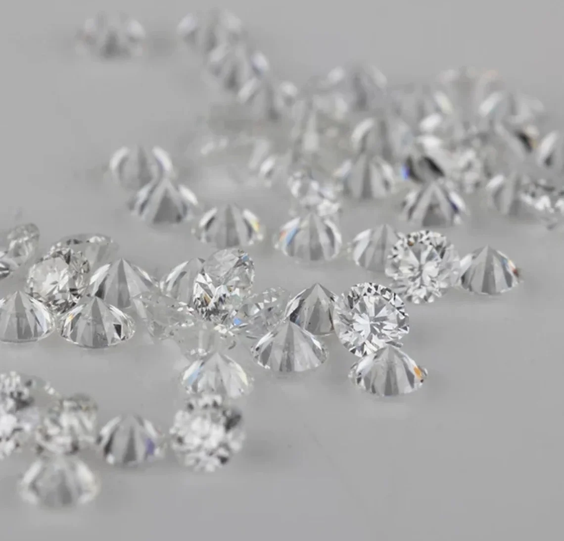 1 мм белый бриллиант Круглый Блестящий ограненный драгоценный камень лабораторный Выращенный DEF цвет против прозрачности