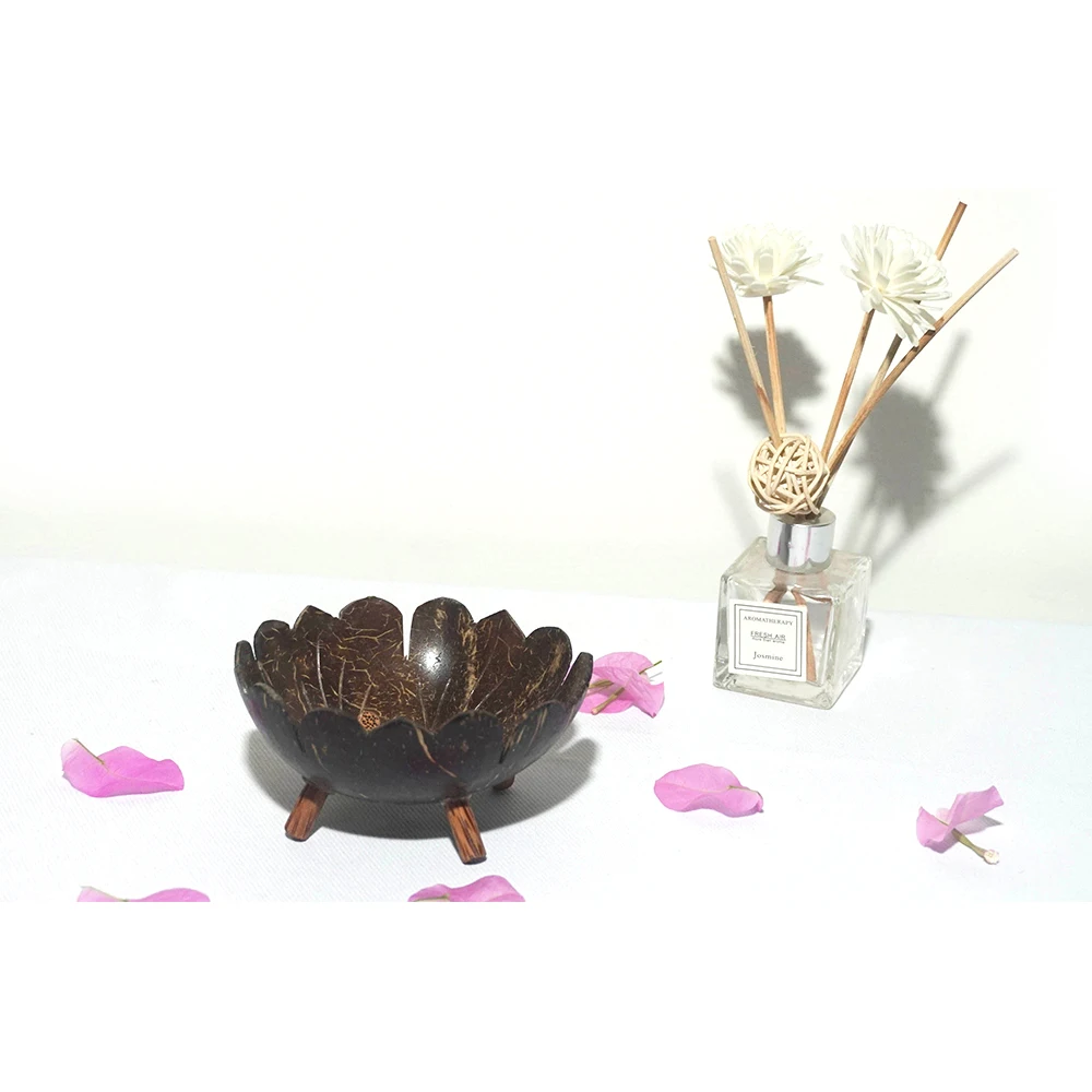 High quality natural eco-friendly coconut shell leaf-shaped soap dish mini bathtub soap holder dishes from Vietnam