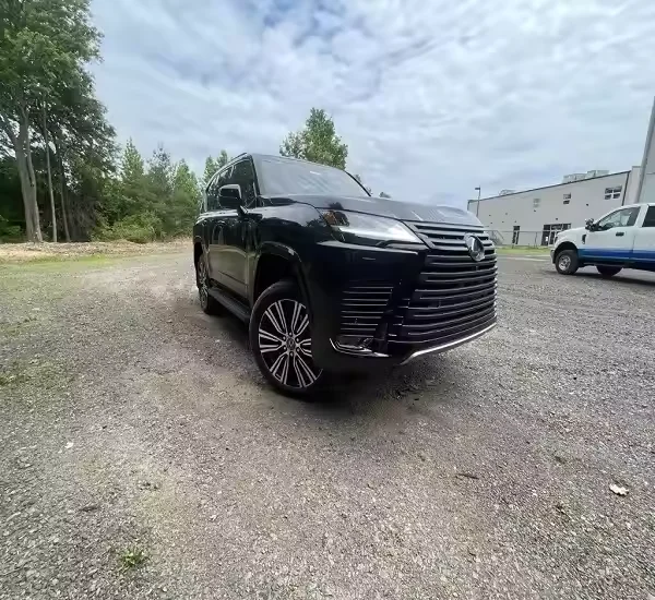 2024 Lexus LX 600 SUV Luxury AWD с 8-литровым двигателем бензиновое/газовое топливо 8-местный кожаный салон темный цвет готов к аукциону