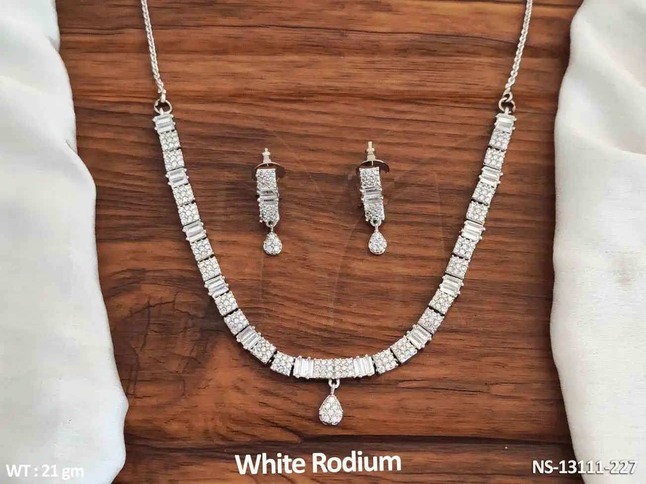 Jewelry Accessories White Rhodium Polish Beautiful Fancy Style Designer Party Wear Accessories American Diamond Necklace Set