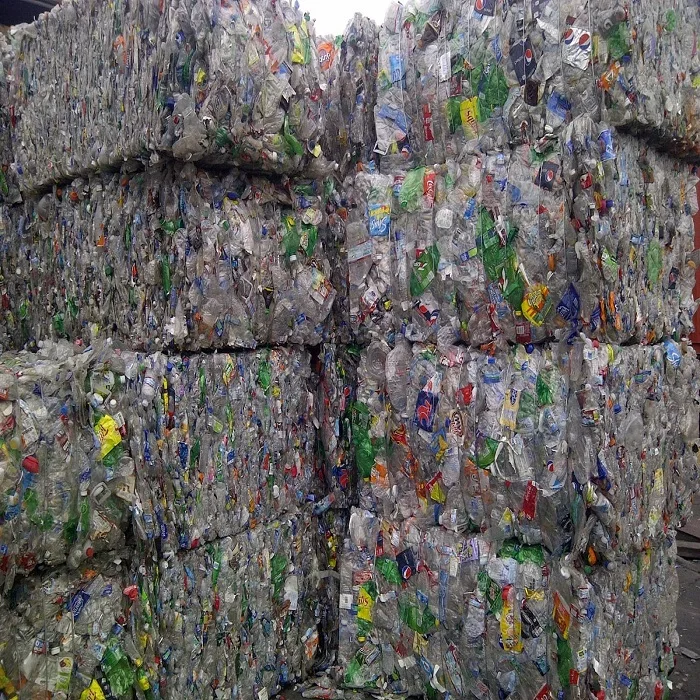 Best Price PET Bottle Flakes Hot Wash Crushed Water Bottle Recycled PET Flakes Scrap Wholesale
