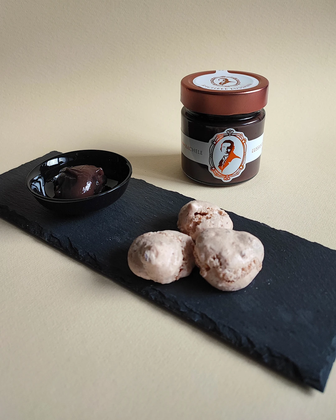 High quality Italian spreadable cream with Chestnuts Rum and Vanilla 140g made with high-quality and natural ingredients