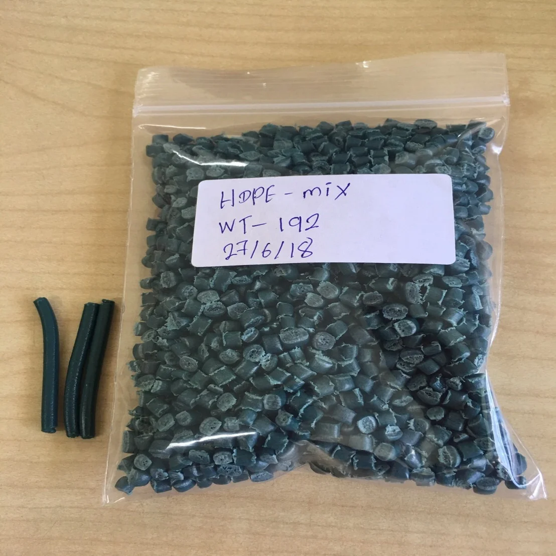 Гранулы, гранулы для продажи, полиэтилен большой плотности, высокое качество, ПЭ, черный пластик, цвет ROHS, оригинальный материал, минимальное сопротивление