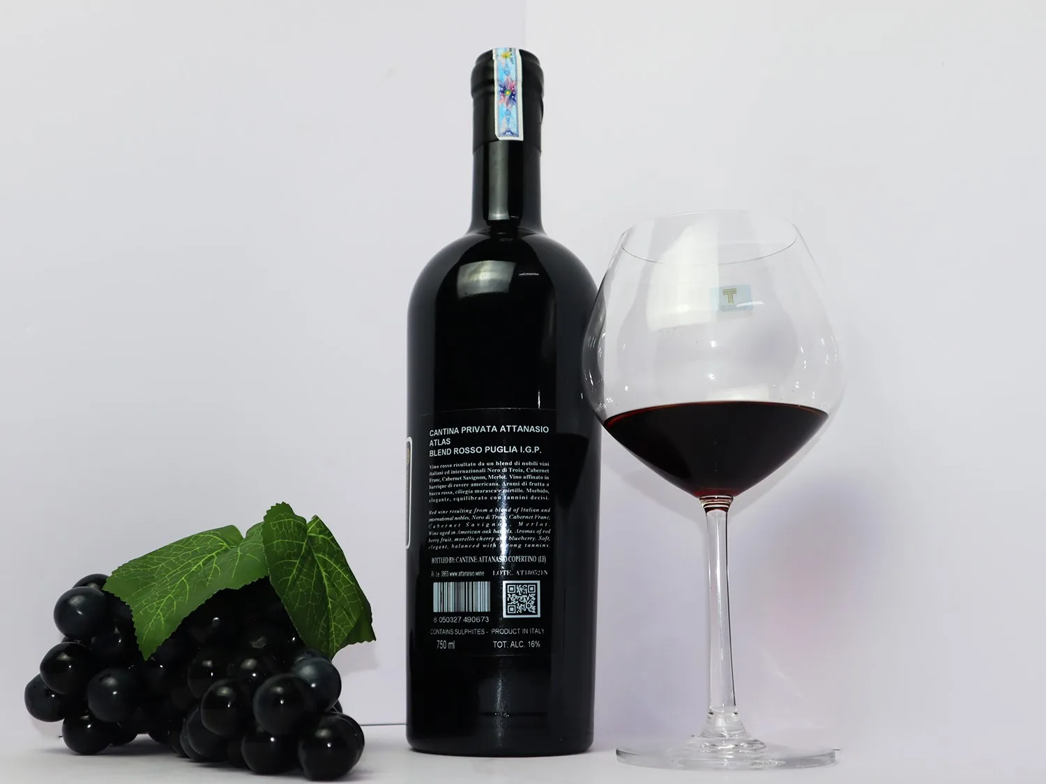 Винтажное хранилище Merlot в винтажном стиле, подходит для сопряжения жареных блюд Attanasio Atlas, старая смесь баррикса, красного вина из Италии