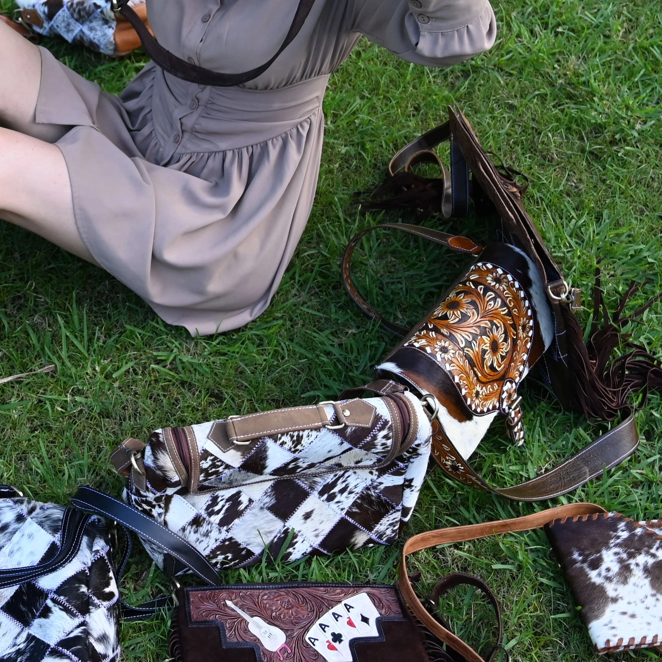 Hot Sale Cowhide Fur Leather Wallet for Women Carving Tooled Leather Purse Clutch Card Case Western Pattern Stylish Clutch