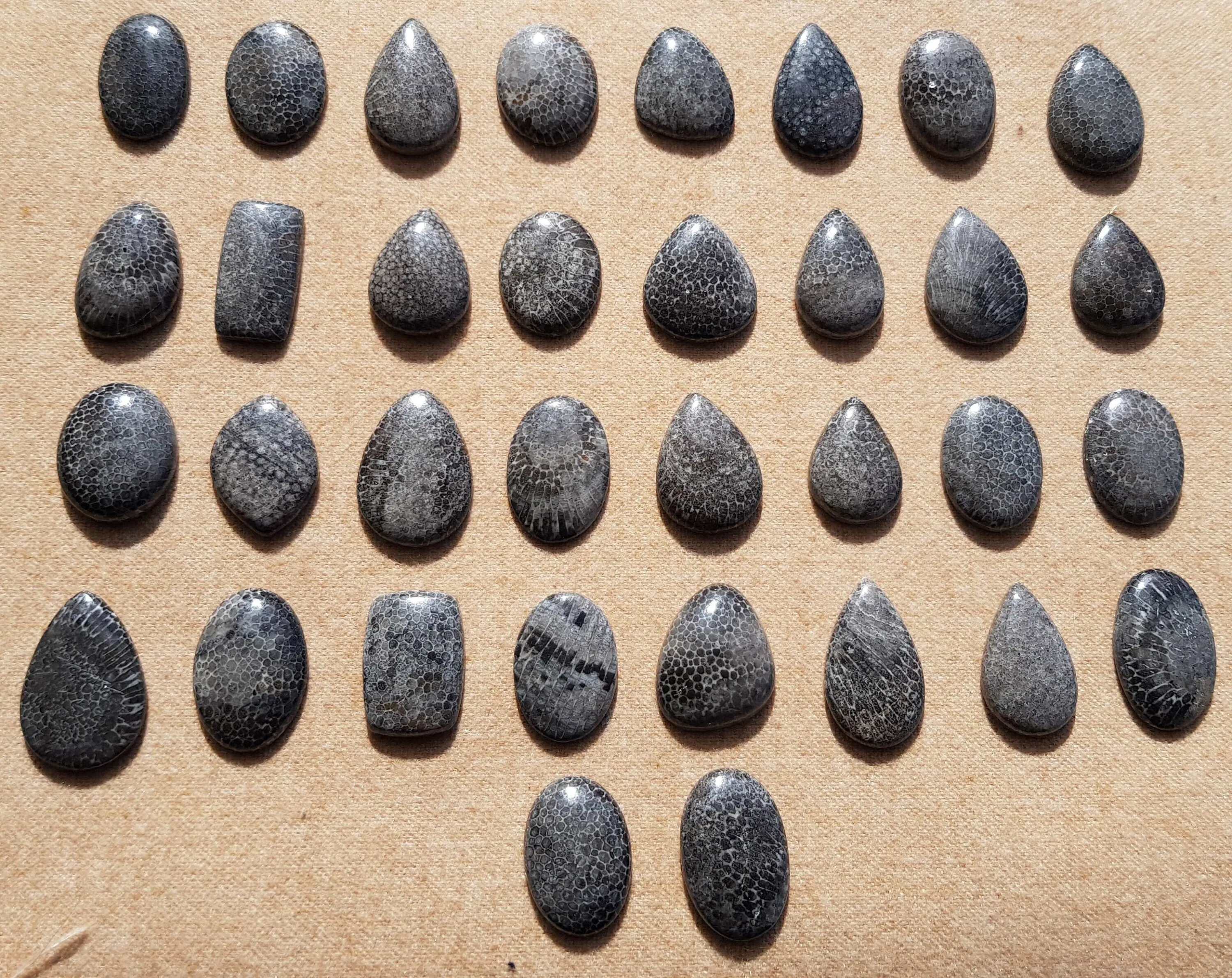 Wholesale High Quality Natural Black Horn Coral Freeform Flat Back Gemstone Cabochon Stone Multiple Choice Multiple Size Stone