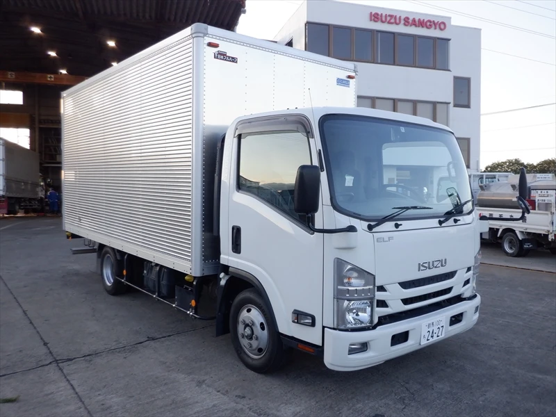 Japanese Used Good Conditioned ELF ISUZU Van Trucks For Sale