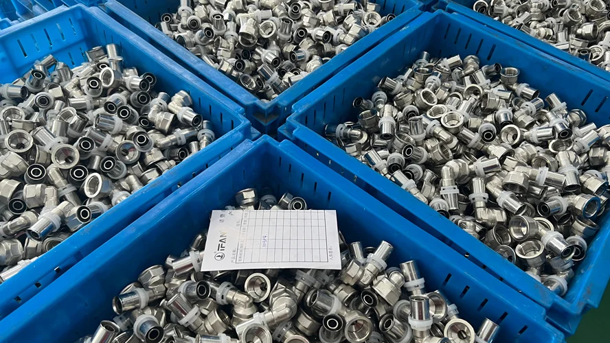 IFAN OEM Accesorios PEX Multicapa Fontaneria Multilayer Pressfittings PEX AL PEX Pipe Brass Press Fittings for Gas Pipe System