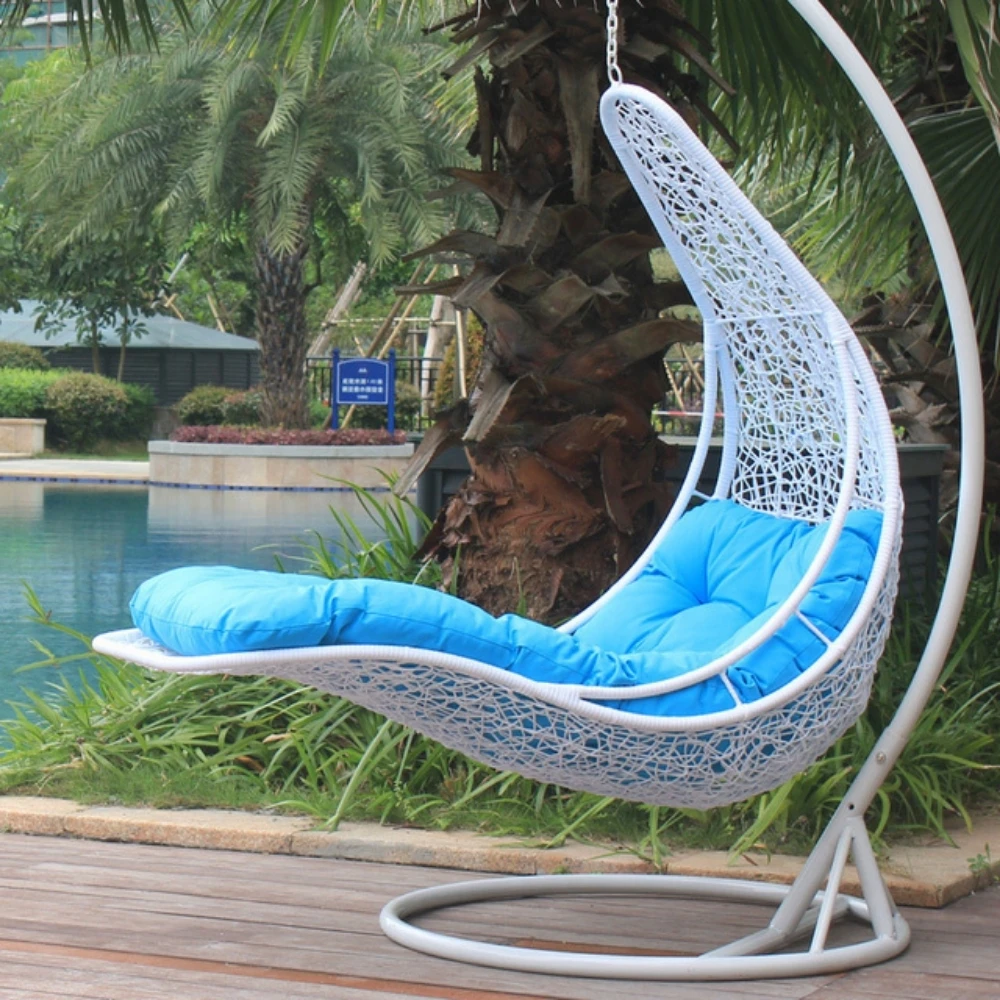 Relaxation and Comfort Outdoor Furniture Carefully Designed Swinging Hanging Chair Constructed with Sturdy Metal Build