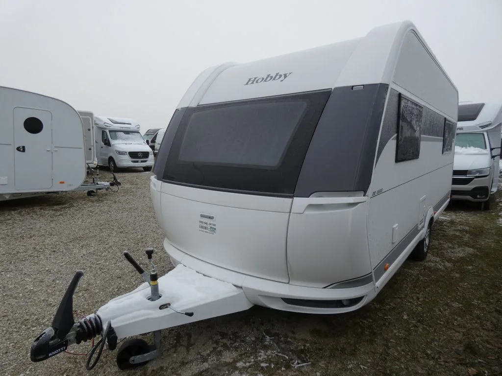 Aluminium and Fiberglass RV Trailer for Outdoor Camping for Truck and Motorhome Use