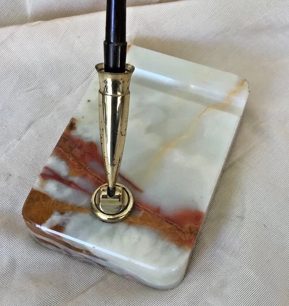 Handmade Pure Marble Pen Stand Unique Design Marble Base New Release Home Decoration with Unique Carving for Calendar Use