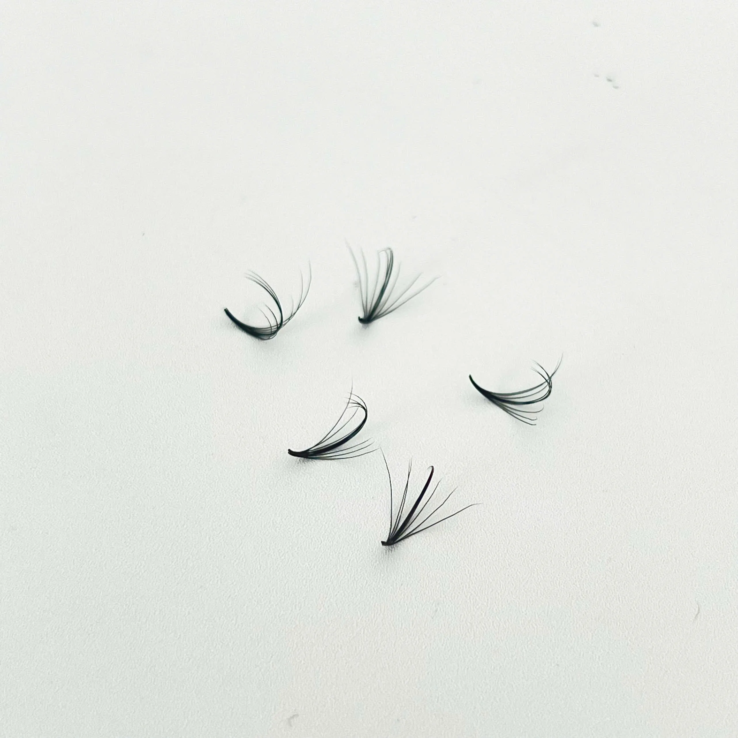 Wispy fans ultra speed mix length 3D-16D faux mink eyelashes 5-25mm High Quality Thin Base Natural Black lash spikes OEM/ODM