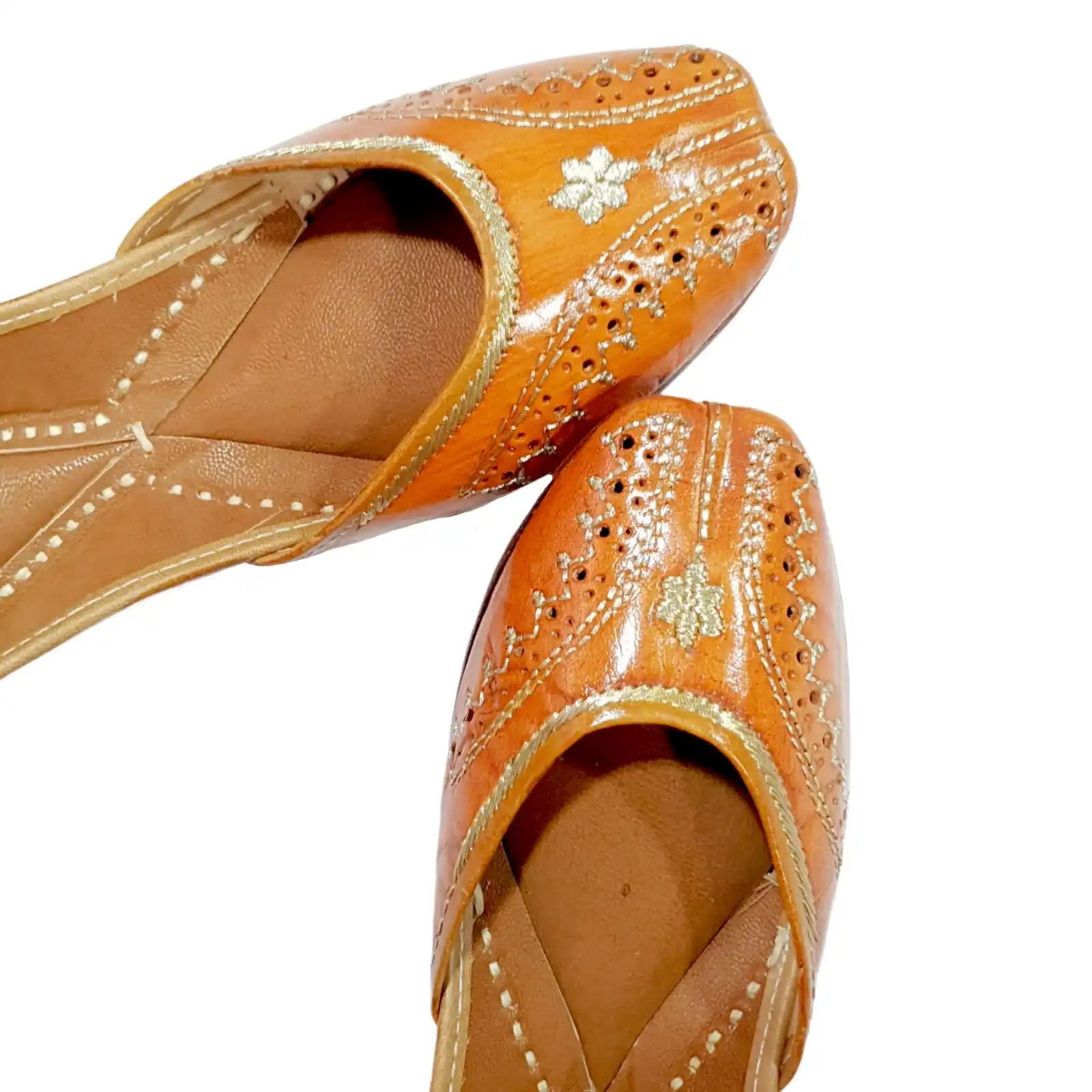 women khussa/Punjabi jutti comfortable wear women Handcrafted Ethnic Leather juti