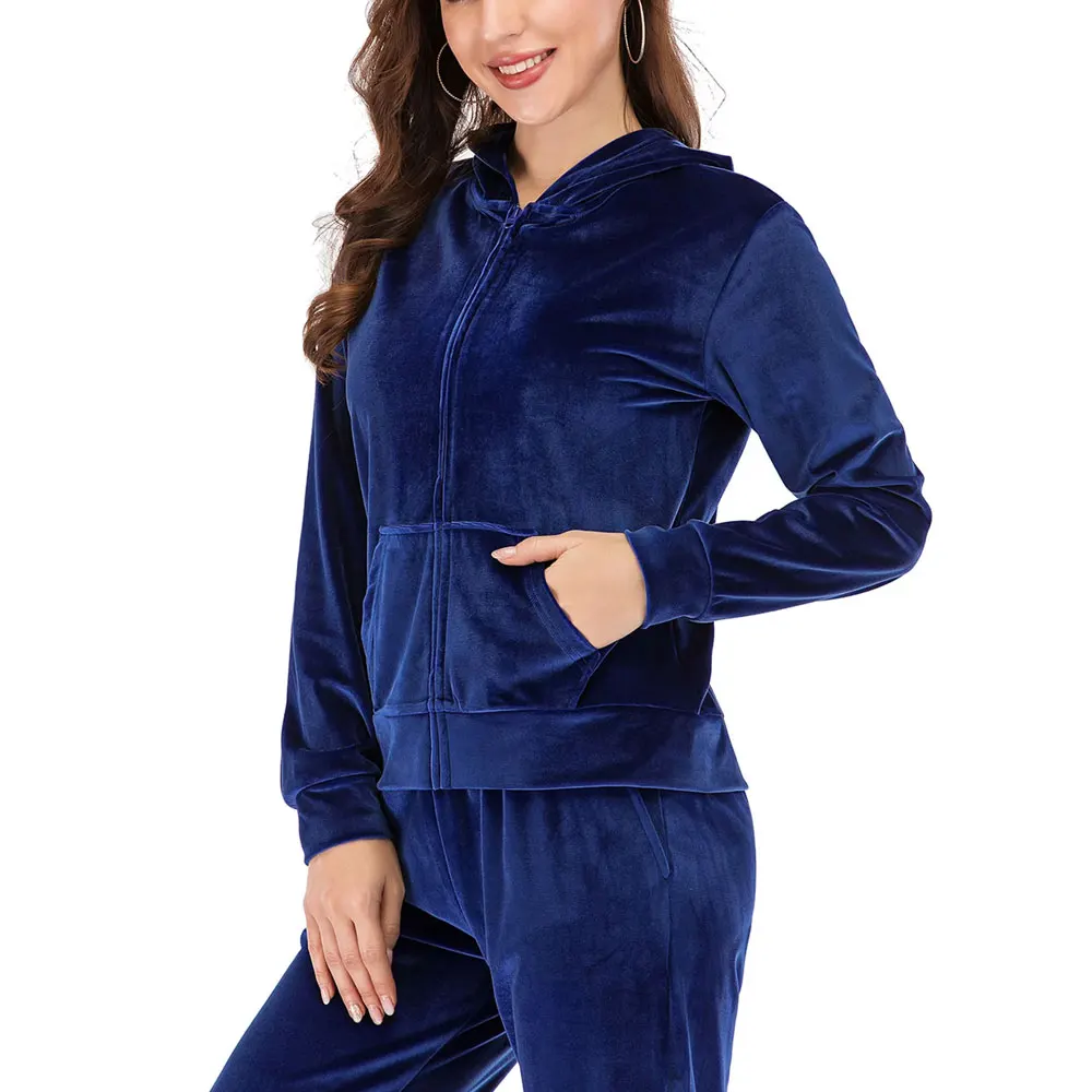 Женский спортивный костюм из двух предметов