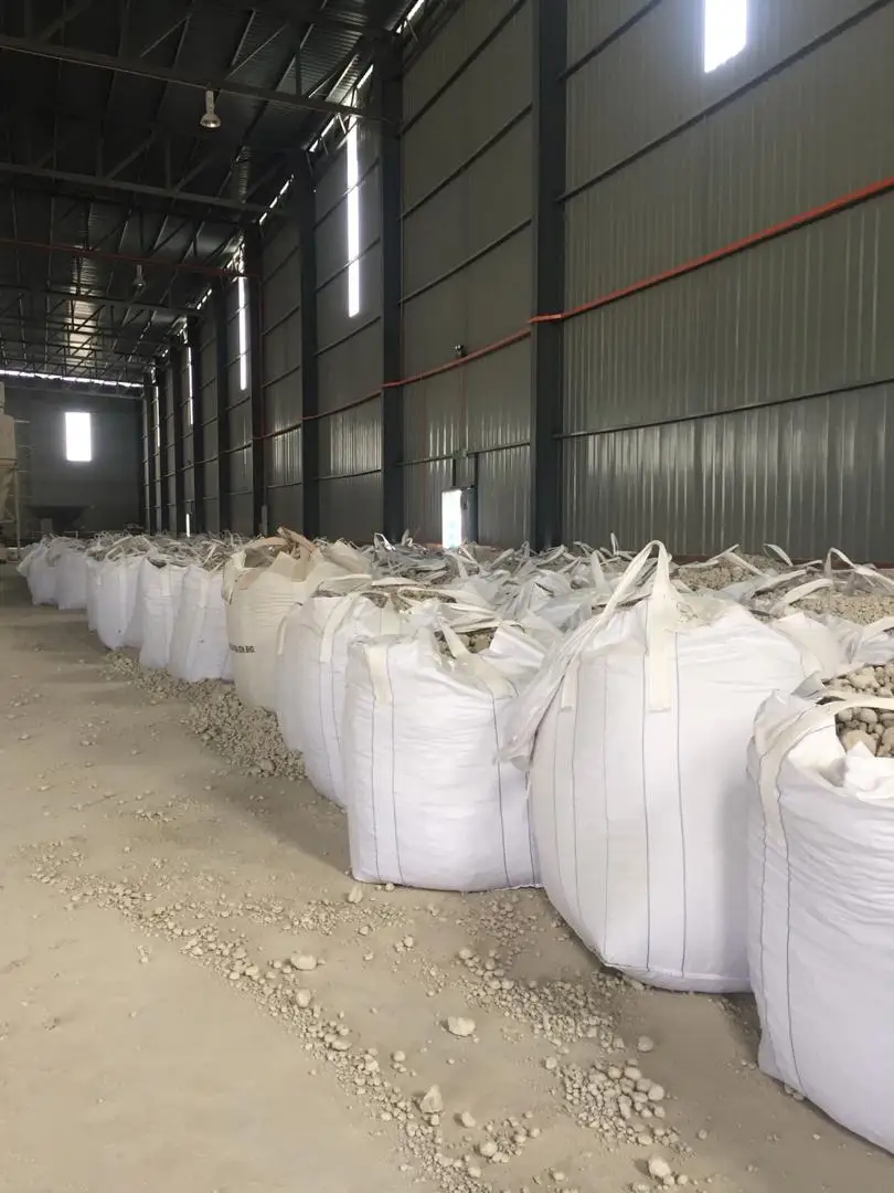 Less Moisture Cheap Price Ceramic Clay High Grade High Quality Plastic Malaysian Ball Clay for Ceramic Industry