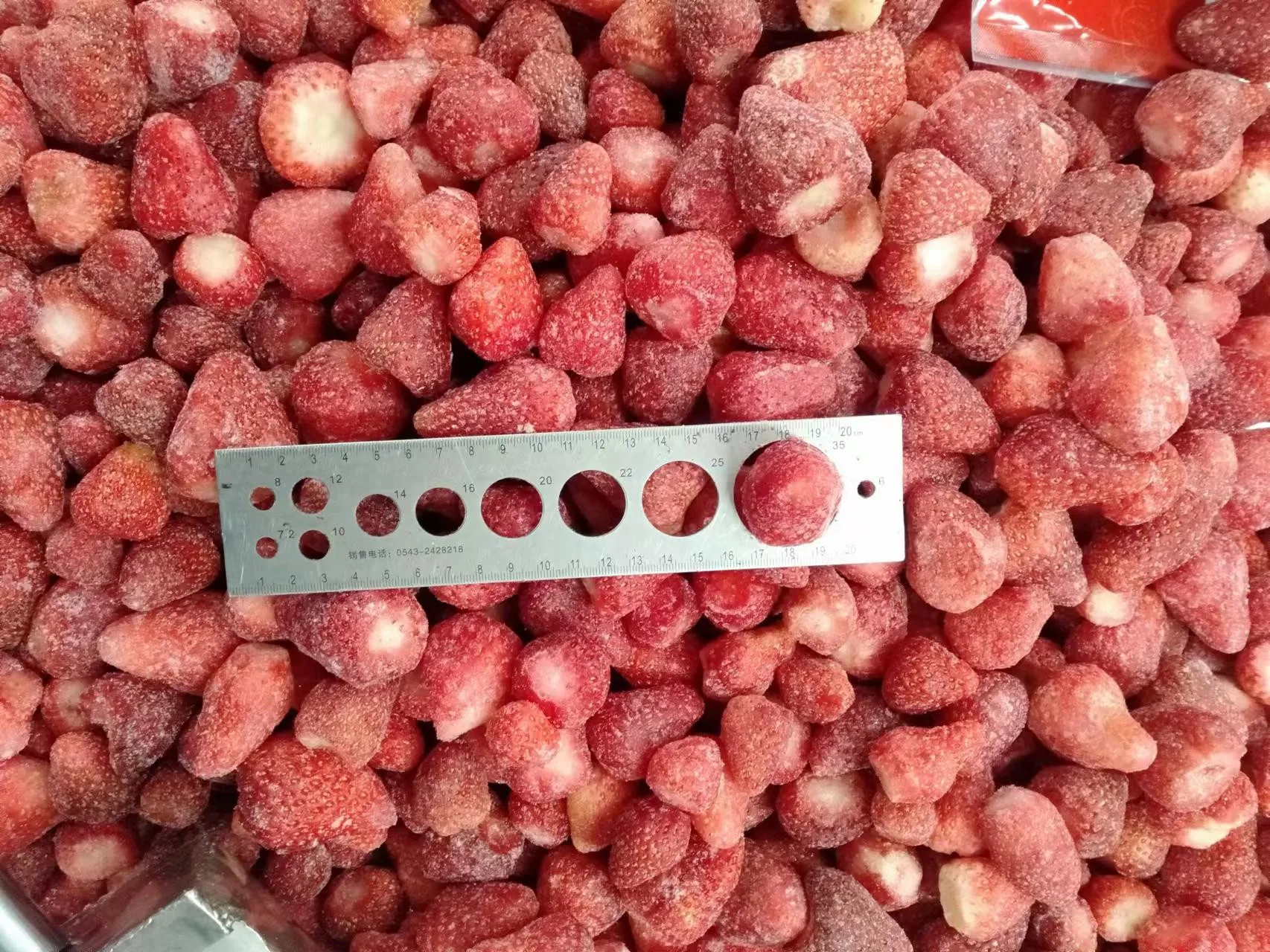 Frozen products China supplier Importers of freezing IQF frozen strawberry for sale shortcake