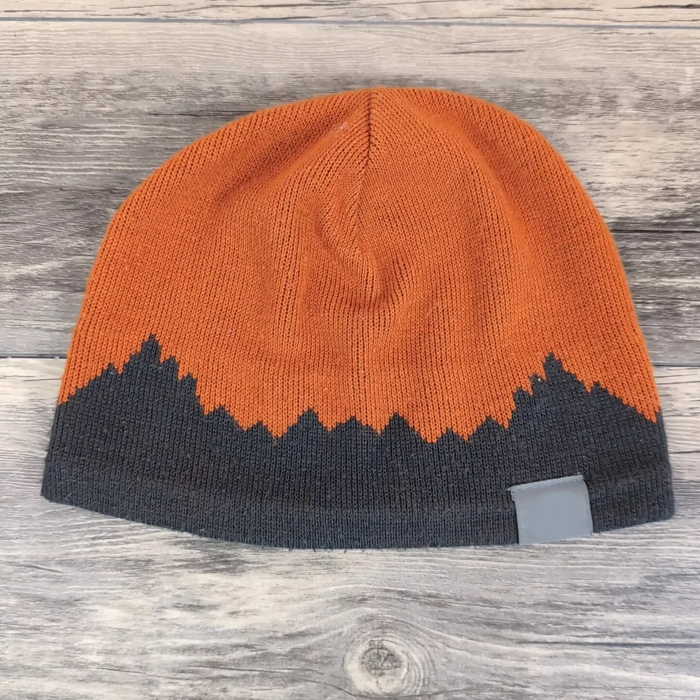 Best Price Low MOQ Custom Logo Beanie Cap Manufacturers Custom Embroidery Silk Printing Acrylic Knit Mountain Active Wear Hat