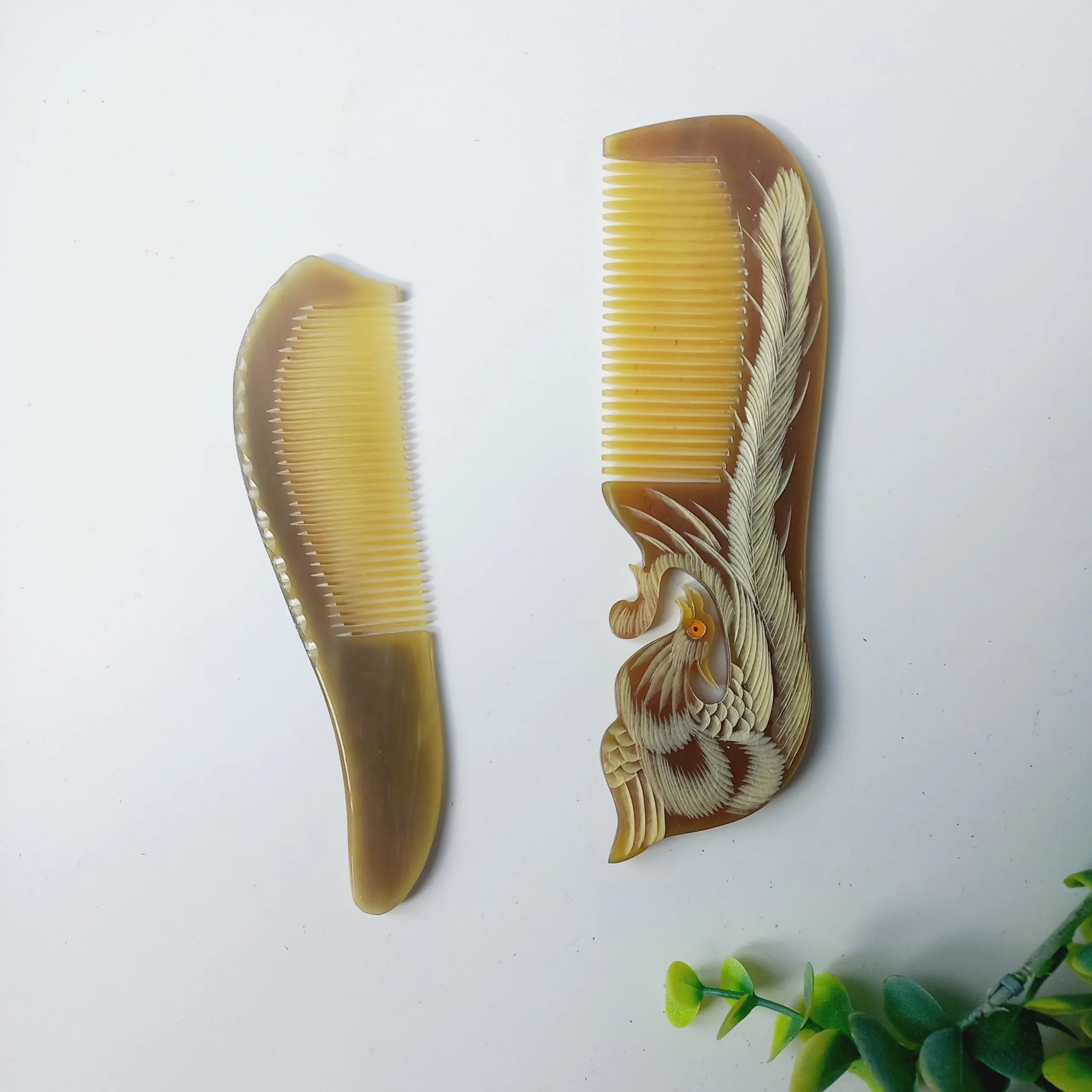 Гребень для волос портативный гребень ручная работа Премиум качество бычья корова рог Пользовательский логотип сделано во Вьетнаме от Vitrapro