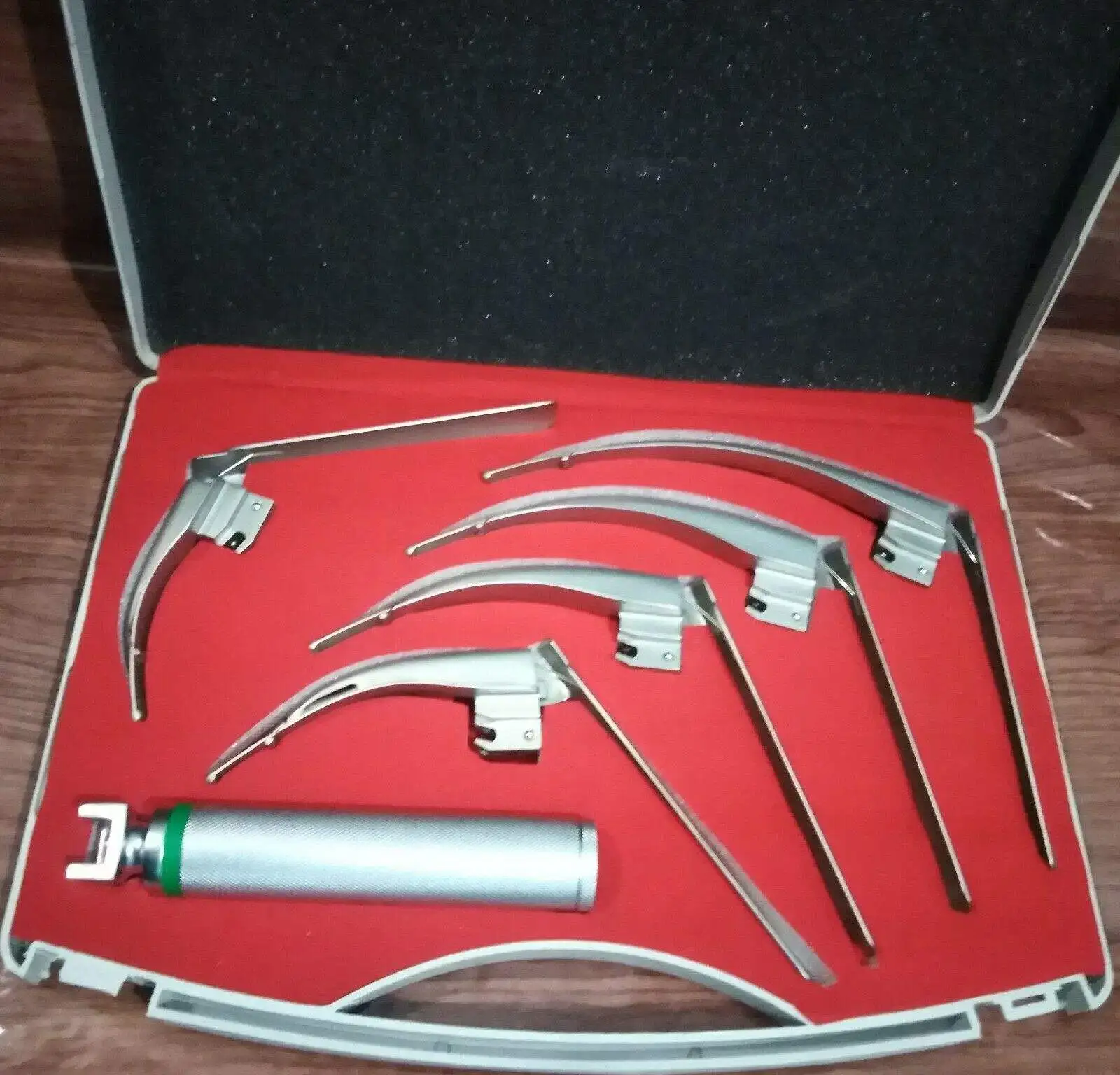Best Quality 4 Blades Laryngoscope Instruments Set Ears, Eyes, Nose and Throat Surgical InstrumentsFiber Optic Macintosh