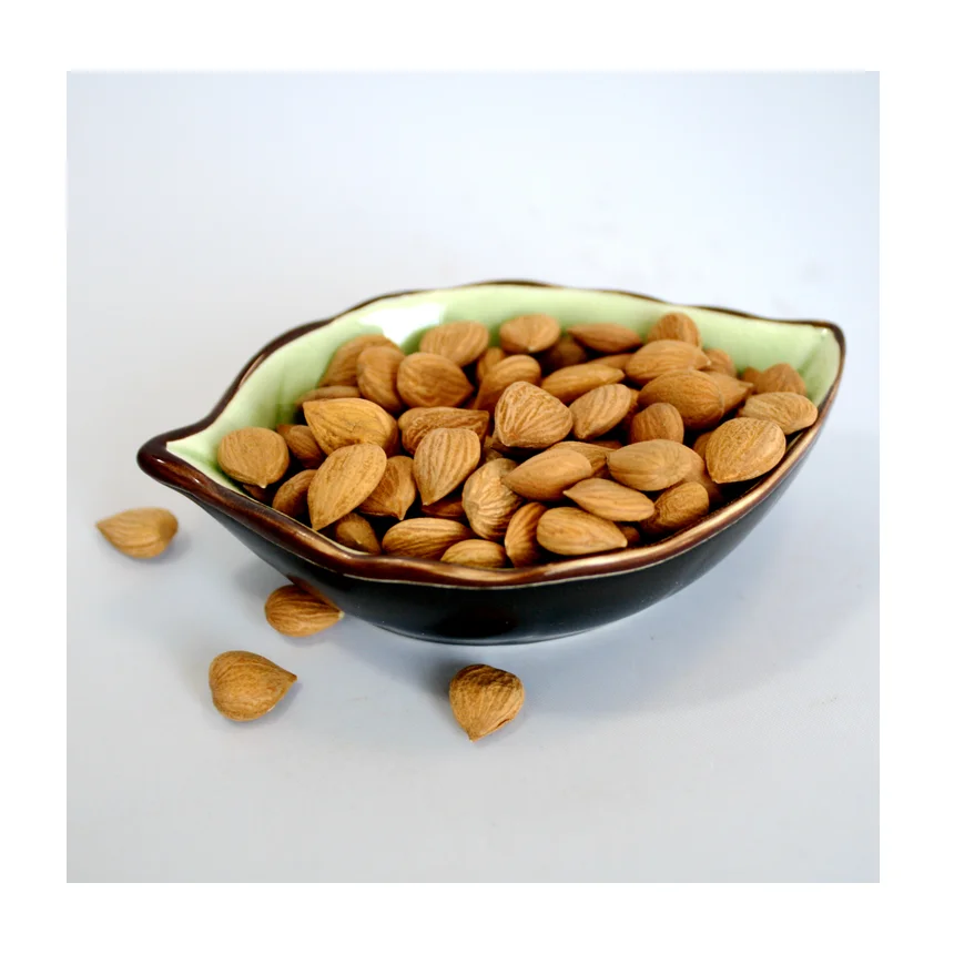 Сырые органические орехи Миндаля из Южной