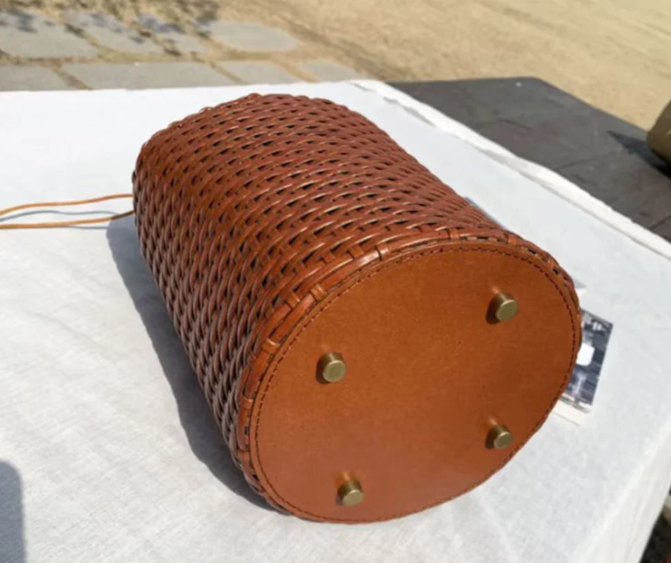 Custom Large Capacity Ladies Handbags Luxury Woven Tote Cow Hide Genuine Leather for Women for Summer and Winter