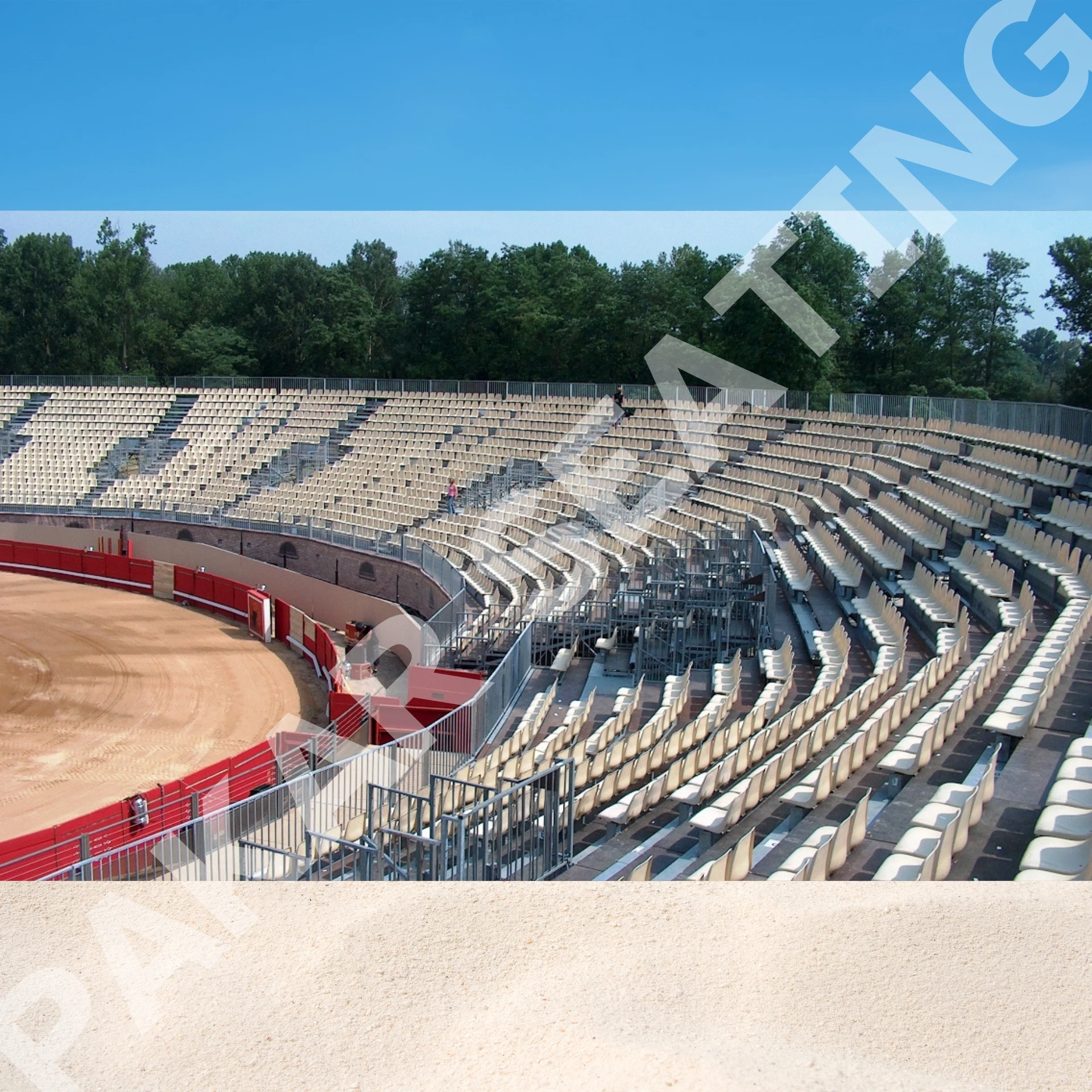 Circular Grandstand for Indoor/Outdoor Sports and Entertainment Circus Corrida Roof Bleacher Type with Staircases Foot Use