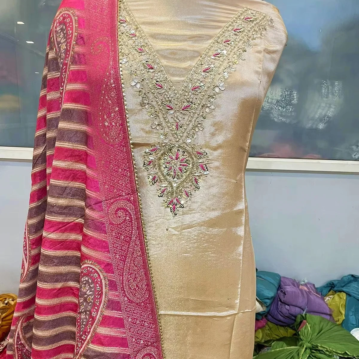 Дизайнерские расшитые вручную костюмы без швов индийская и Пакистанская одежда