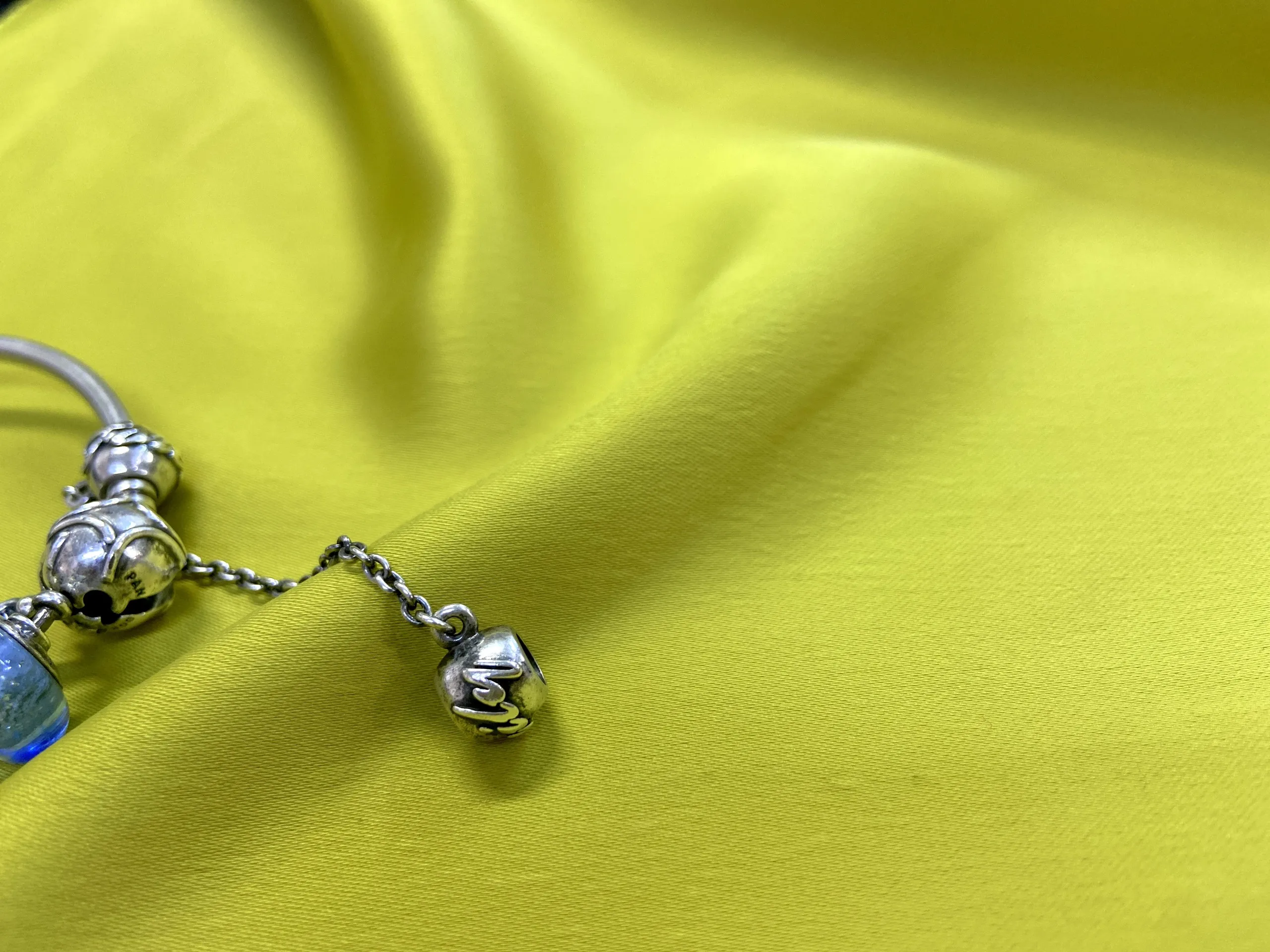 POLYESTER PLAIN WOVEN CREPE FABRIC LOW MOQ VIETNAM MANUFACTURER CHEAP PRICE FOR CLOTHES ABAYA DRESS  MADE IN VIETNAM M960F