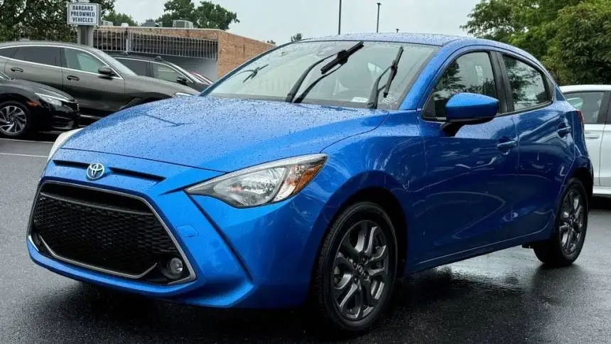 2020 Toyota Yaris LE хэтчбек на продажу