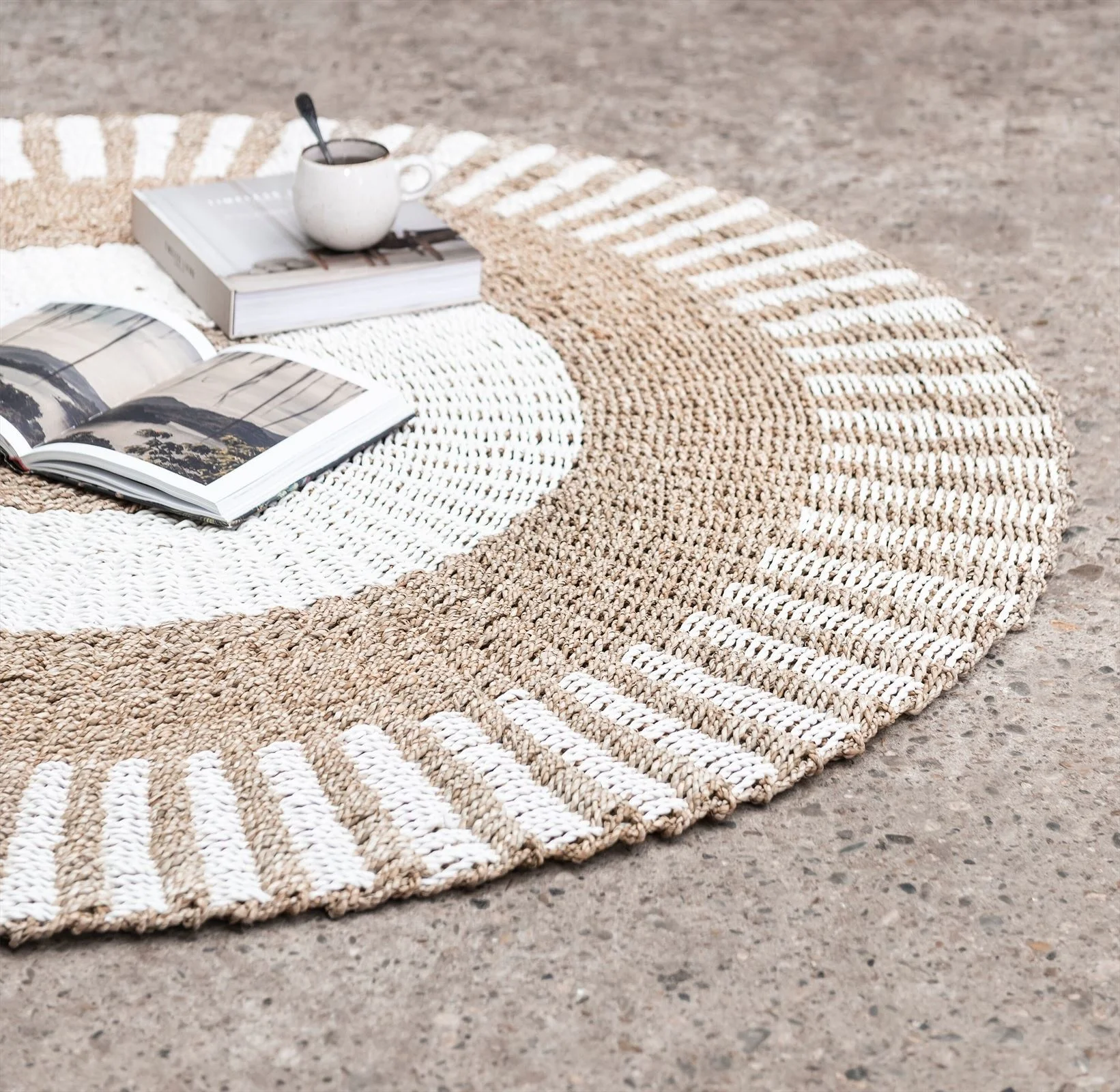 Wholesale Striped Seagrass Round Carpet Area Rug for Living Room Bedroom Bedside Woven Mat Home Decor Carpet Straw Floor Matting