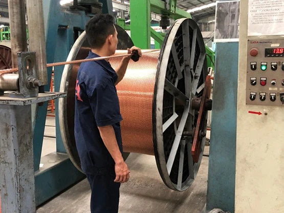 Медный многожильный диаметр R2> 16 мм2 ярко-красный золотой цвет пластиковая упаковка без сплава разумная цена