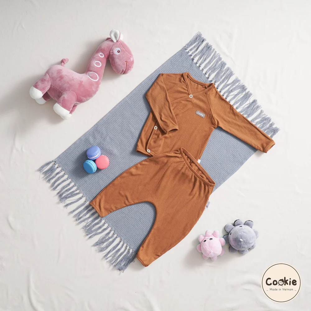 OEM Service Air-cool Knitwear fabric Unisex Newborn Baby Set with a CF button placket long sleeve top & elastic waist pants