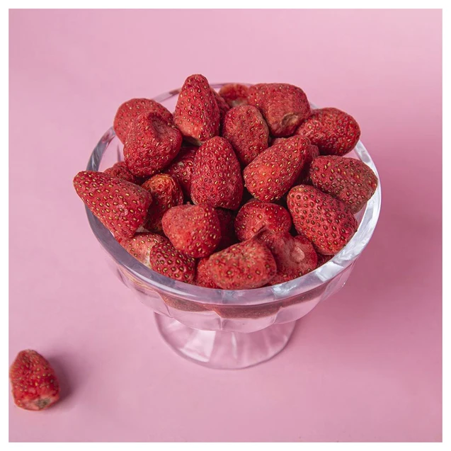 high quality IQF strawberry Wholesale freeze dried strawberry whole/slice/dice/powder FD frozen strawberry
