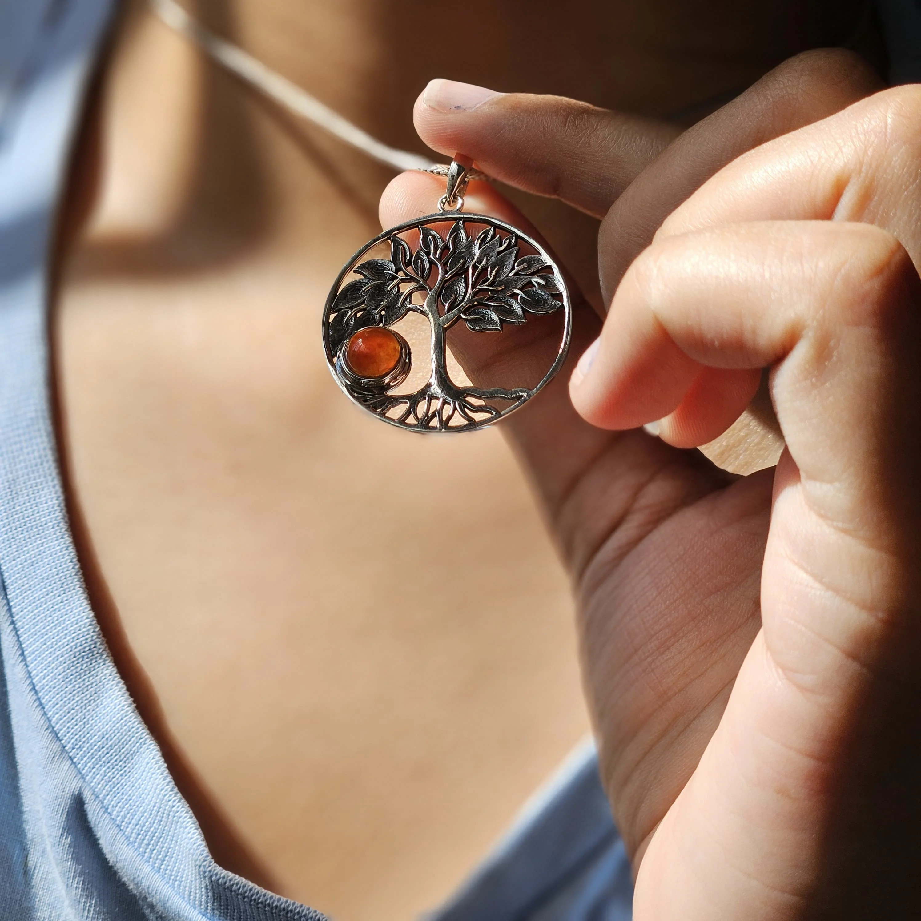 Attractive carnelian tree silver pendant