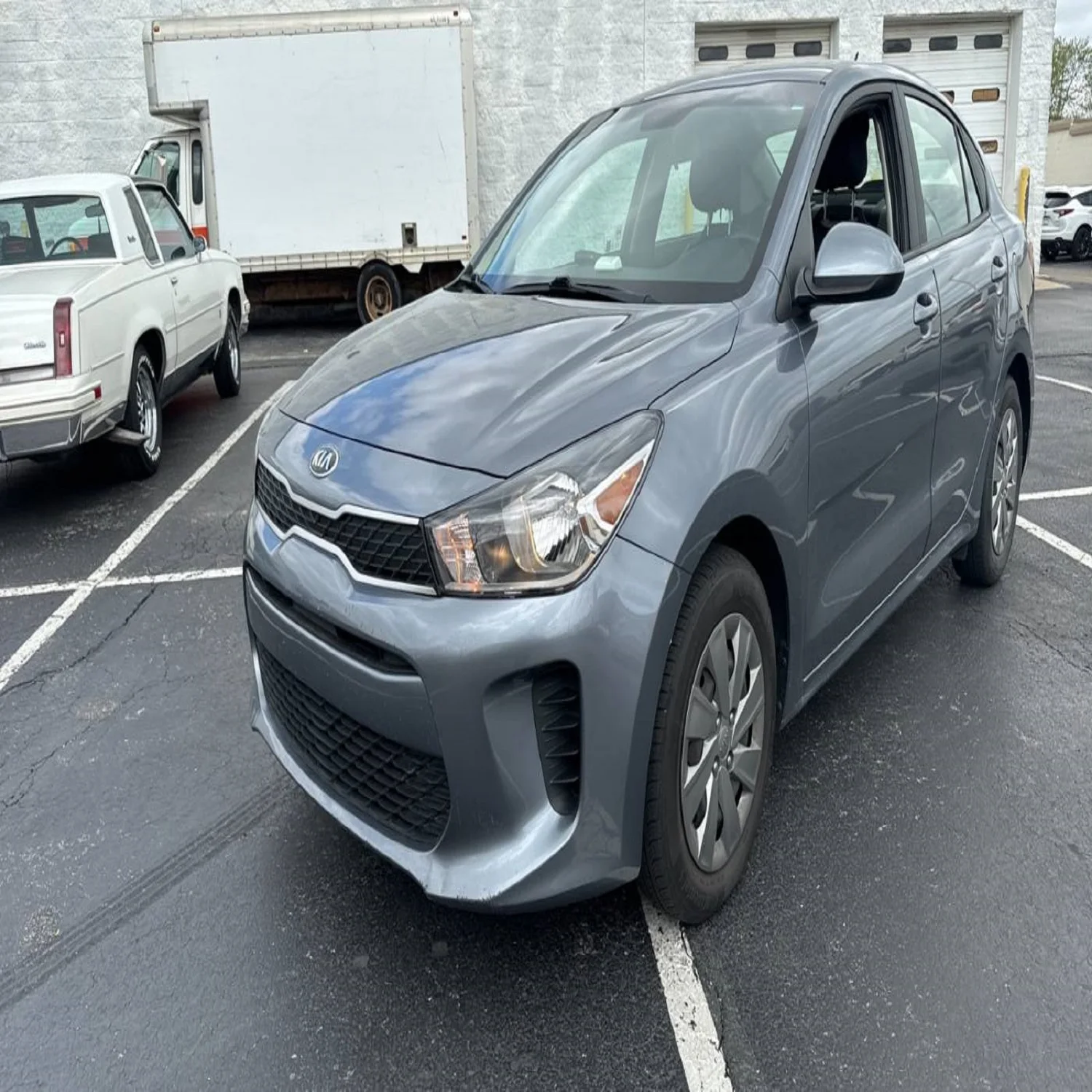 Подержанный 2020 Kia Rio S седан IVT