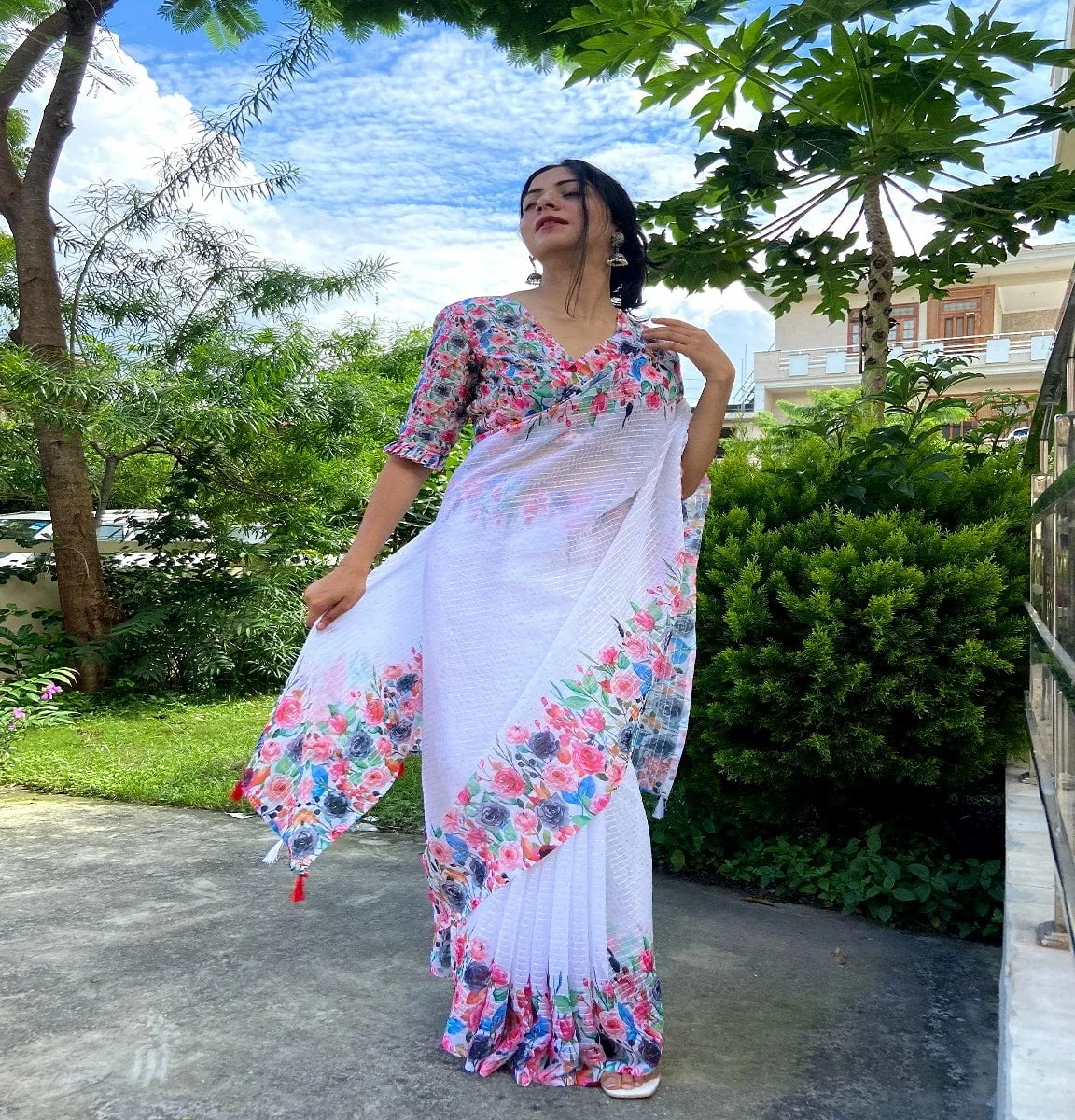 Indian designer GEORGEET WITH DIGITAL PRINT DESIGN WITH CROSEK SEQUENCE DESIGN WORK Saree