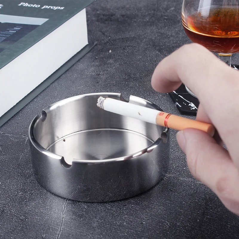 Оптовая продажа, стоячая металлическая серебряная круглая пепельница из нержавеющей стали, цветная пепельница с логотипом на заказ, для дома