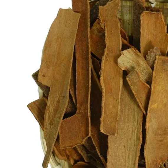 Экспортные сигареты кассии или палочки кассии из вьетнамской резки поровну размером 8 см или 10 см, упакованные в сетчатый мешок весом 1 кг