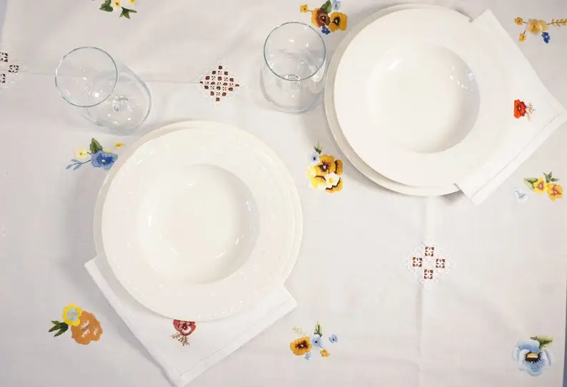 Set of Hand-Embroidered Tablecloth (150 x 250 cm) and Matching Napkins Premium Cloth Table Cover and Napkins