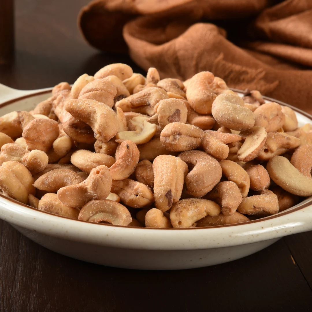 BINH PHUOC CASHEW NUTS GOOD QUALITY W180 W210 W320 W450  NATURAL COLOR CHEAP COST AND COMPARATIVE PRICE FOR SUPPLIER