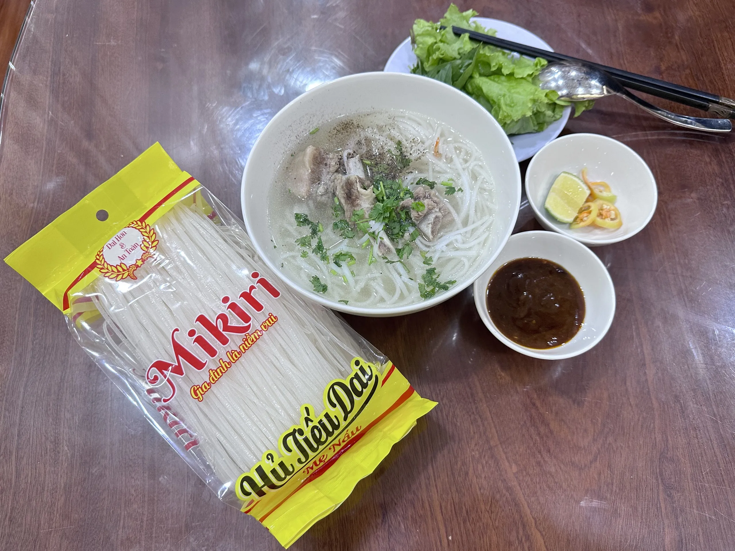 Pasta/ Noodles Bucatino Pipe Noodles Ingredient Natural rice flour 80% Taste Delicious Smooth Date One Years Dried food