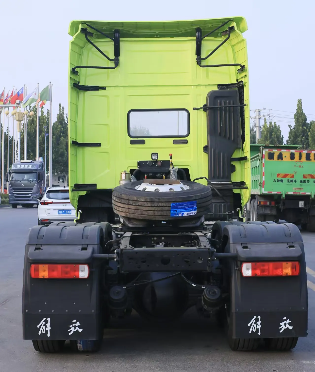 High Quality Euro 5 Euro 6 FAW J7 JH6 CNG Diesel Tractor Trucks In Stock