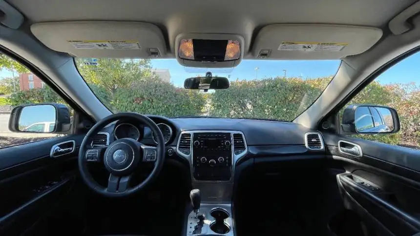 Подержанный 2013 джип Гранд Чероки Ларедо 4WD