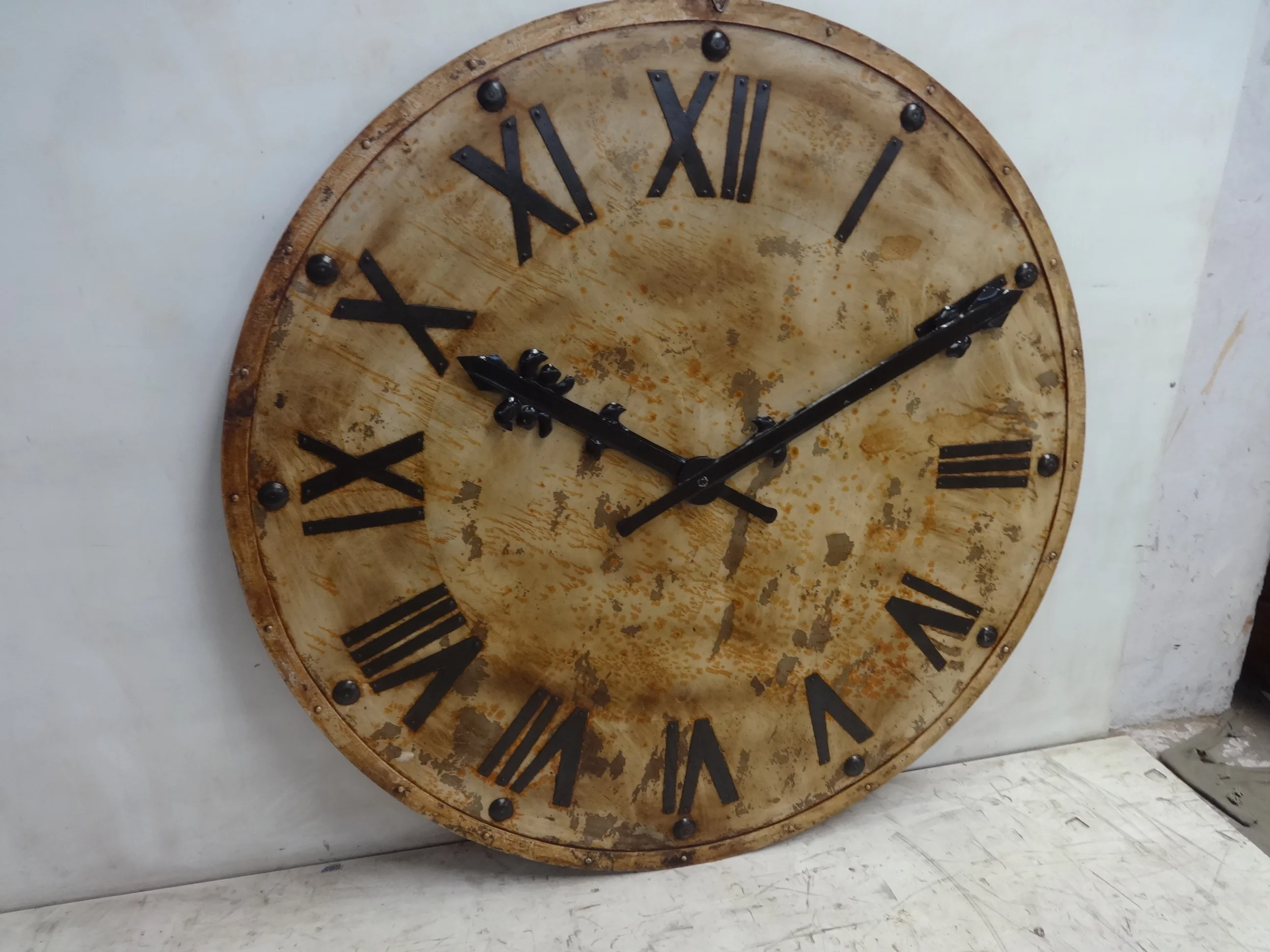 Top Quality Fine Classy Look Trendy Living Room Single Face American Style Wall Clock for Home Decor at Wholesale Price