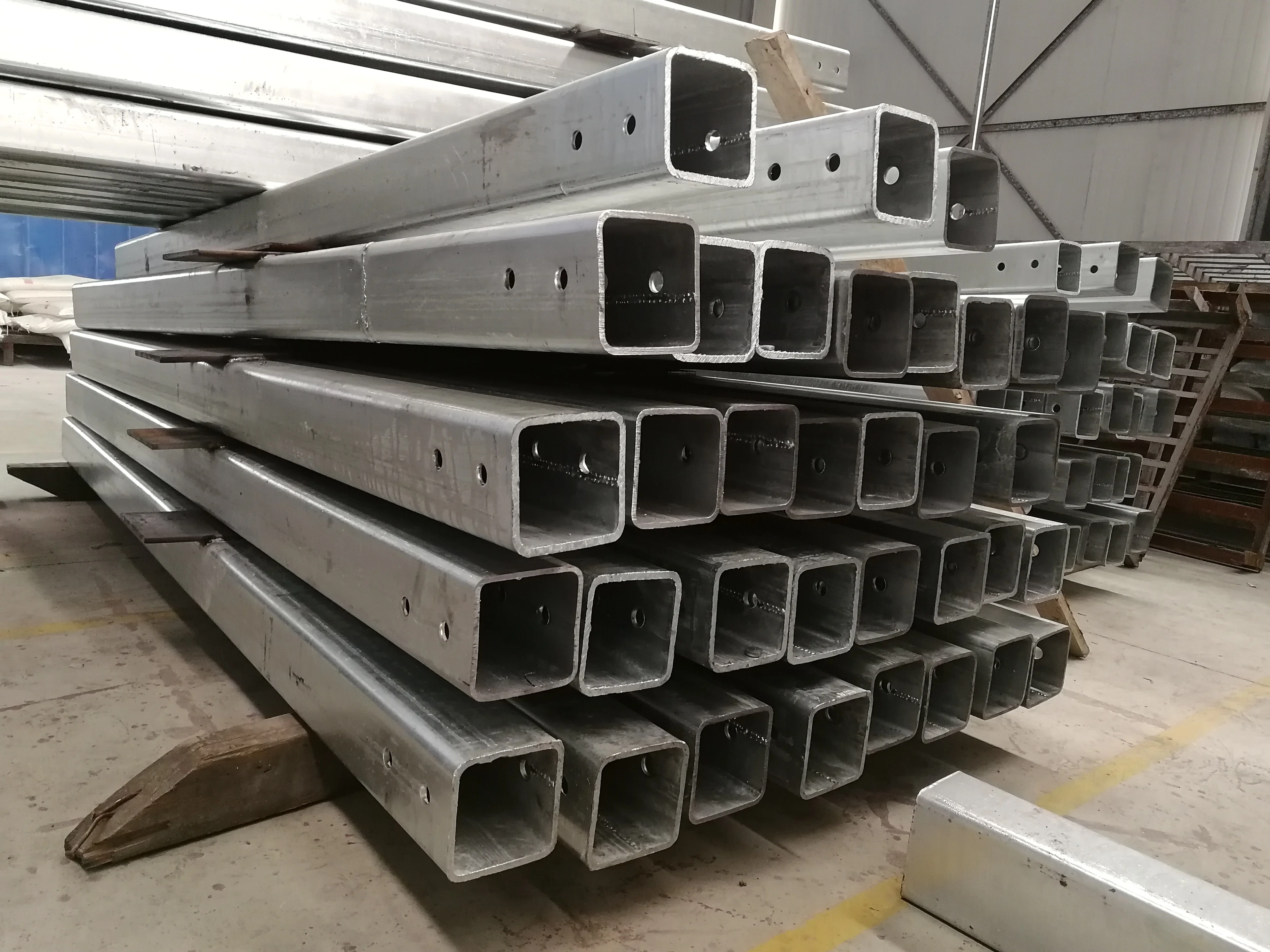 Steel Square Post for Tri Beam Highway Guardrail