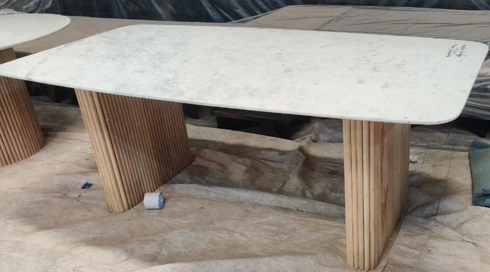 Latest Modern Design Solid Banswara Marble Top and Mango Wood Fluted Legs Rectangular Dining Table for Home Hotel Restaurant